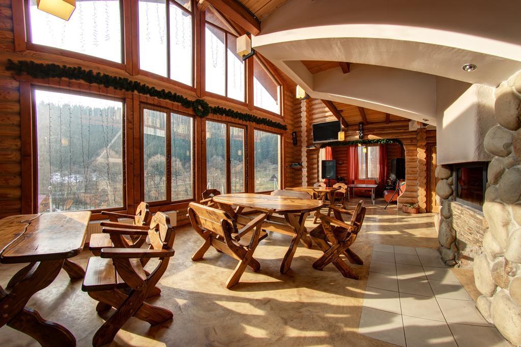 Hotel Bereg บูโคเวล ภายนอก รูปภาพ